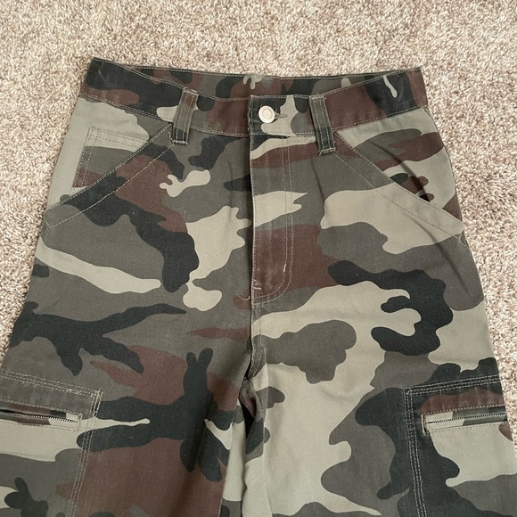 Faded Glory boys camo cargos - Picture 1 of 4